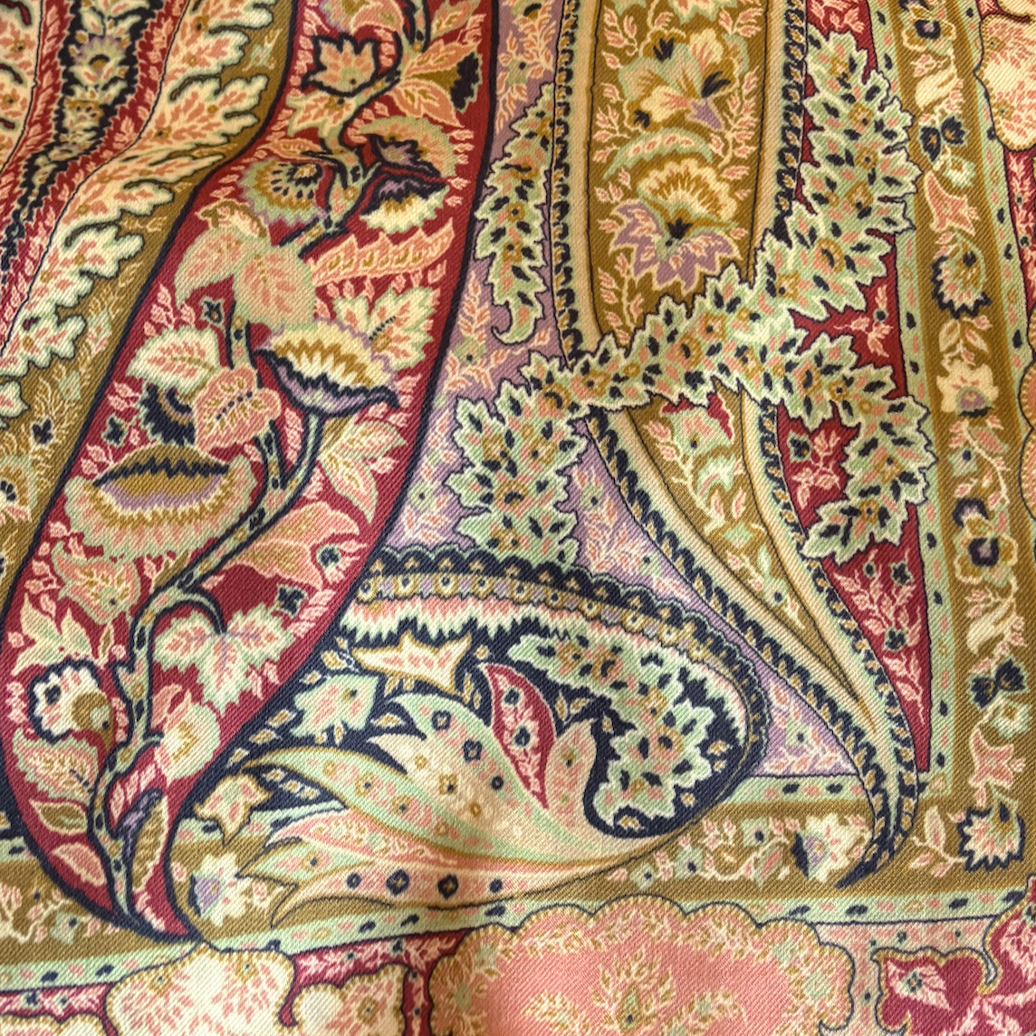 Aida Shawl