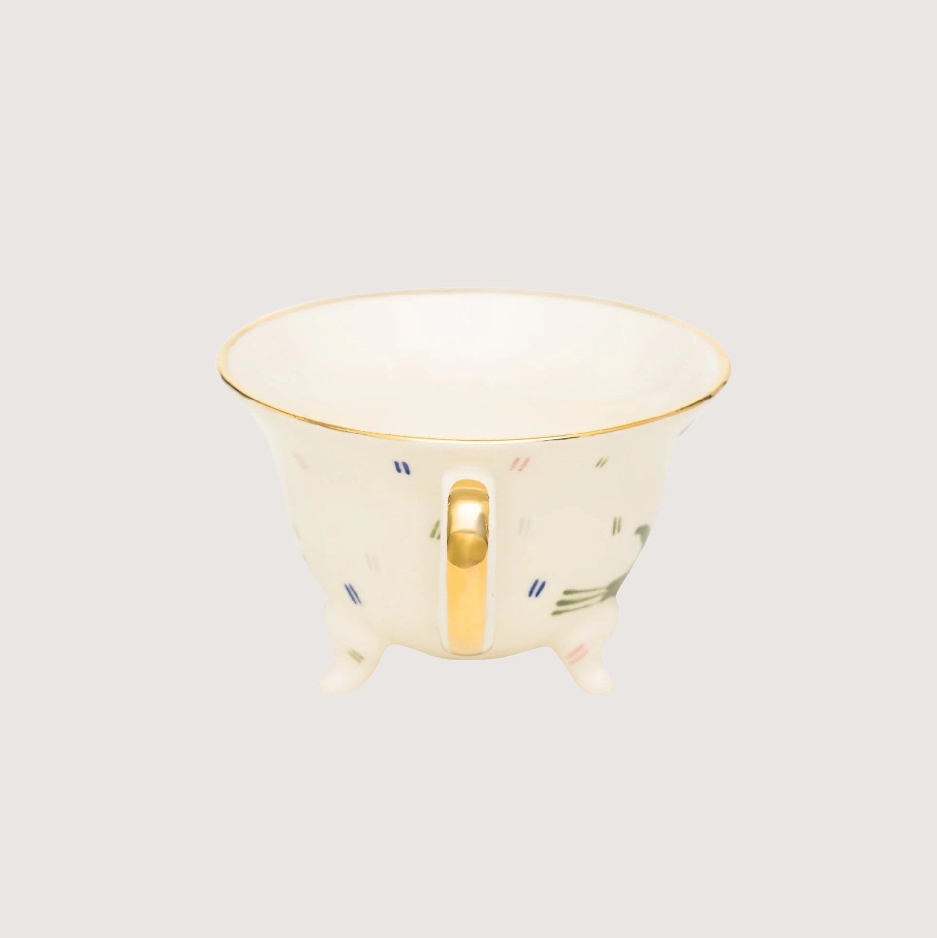 Cup Naive Pond