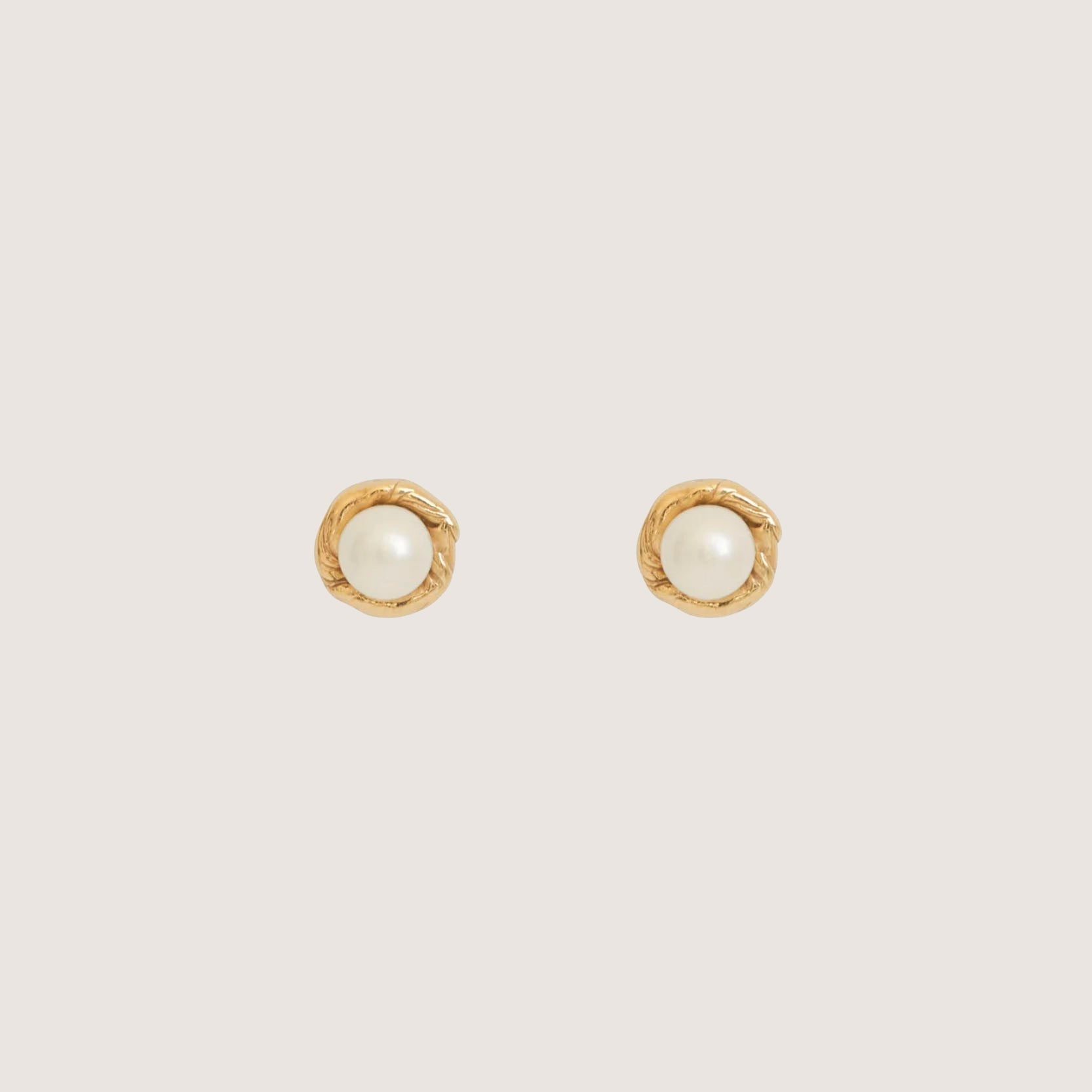 Petite Lago Pearl Earrings