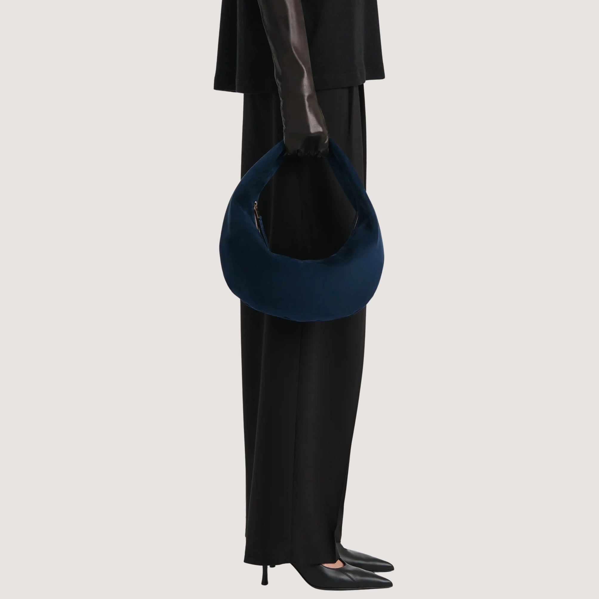 Olivia Hobo - Medium