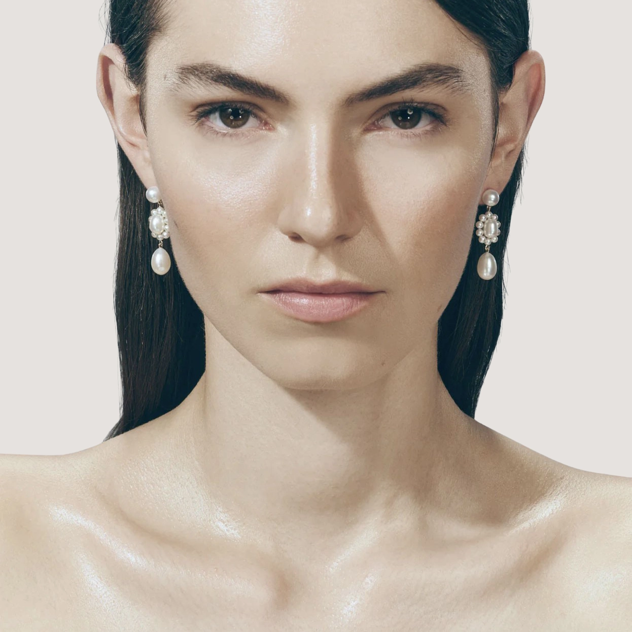Amis Marguerite Earrings